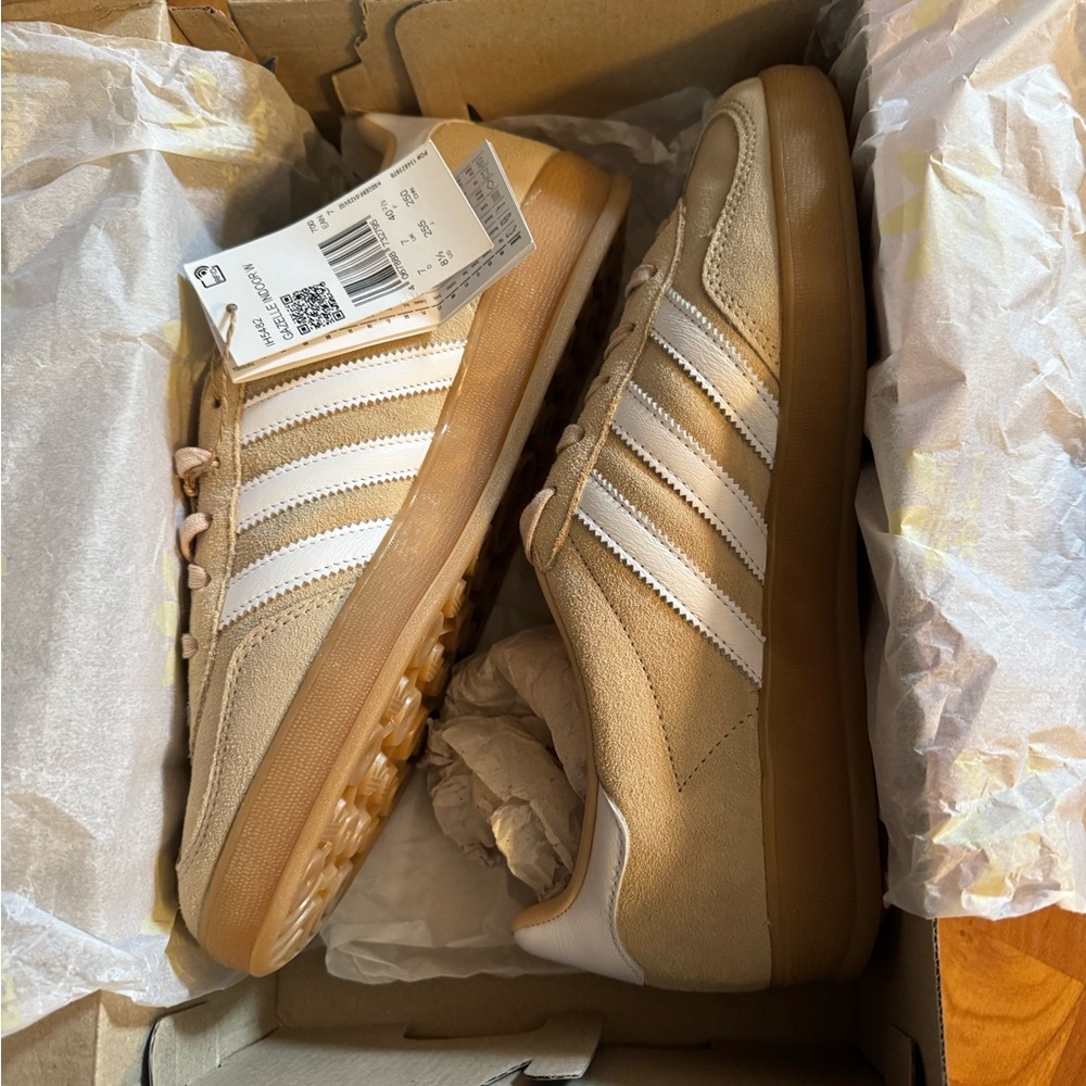 Adidas Samba OG - women’s beige/white/gum